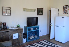 Kylskåp, mikrovågsugn och frys