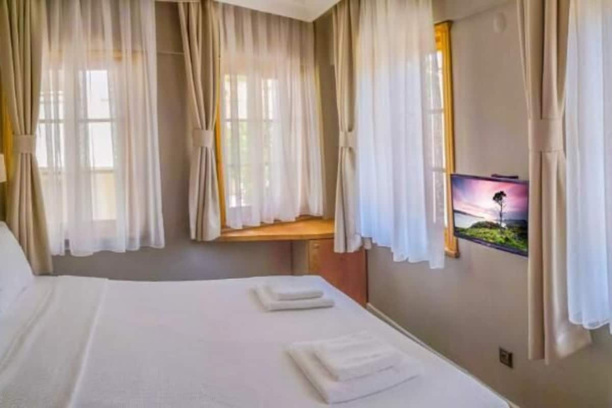 Standard Front Room | 1 dormitorio, ropa de cama de alta calidad, colchones viscoelásticos