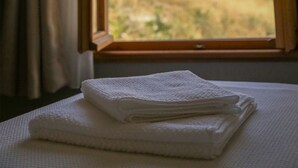 Deluxe-huone, näköala mäelle | 1 makuuhuone, ylelliset vuodevaatteet, memory foam -patjalliset sängyt