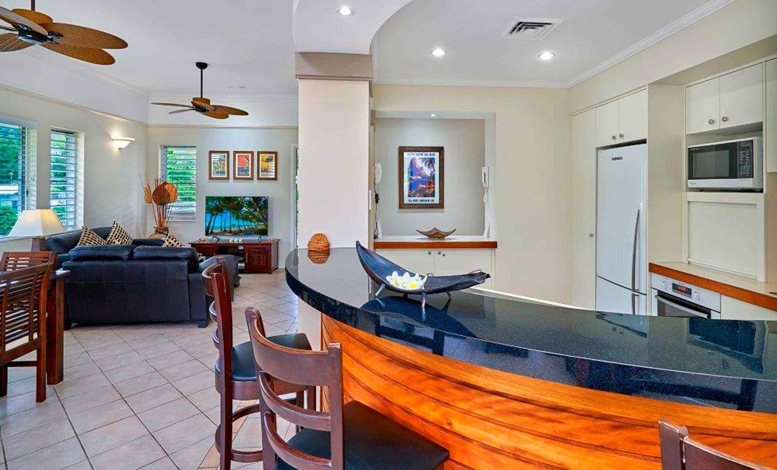 Two Bedroom Luxury Suite with spectacular beachfront views from your own terrace — image 7