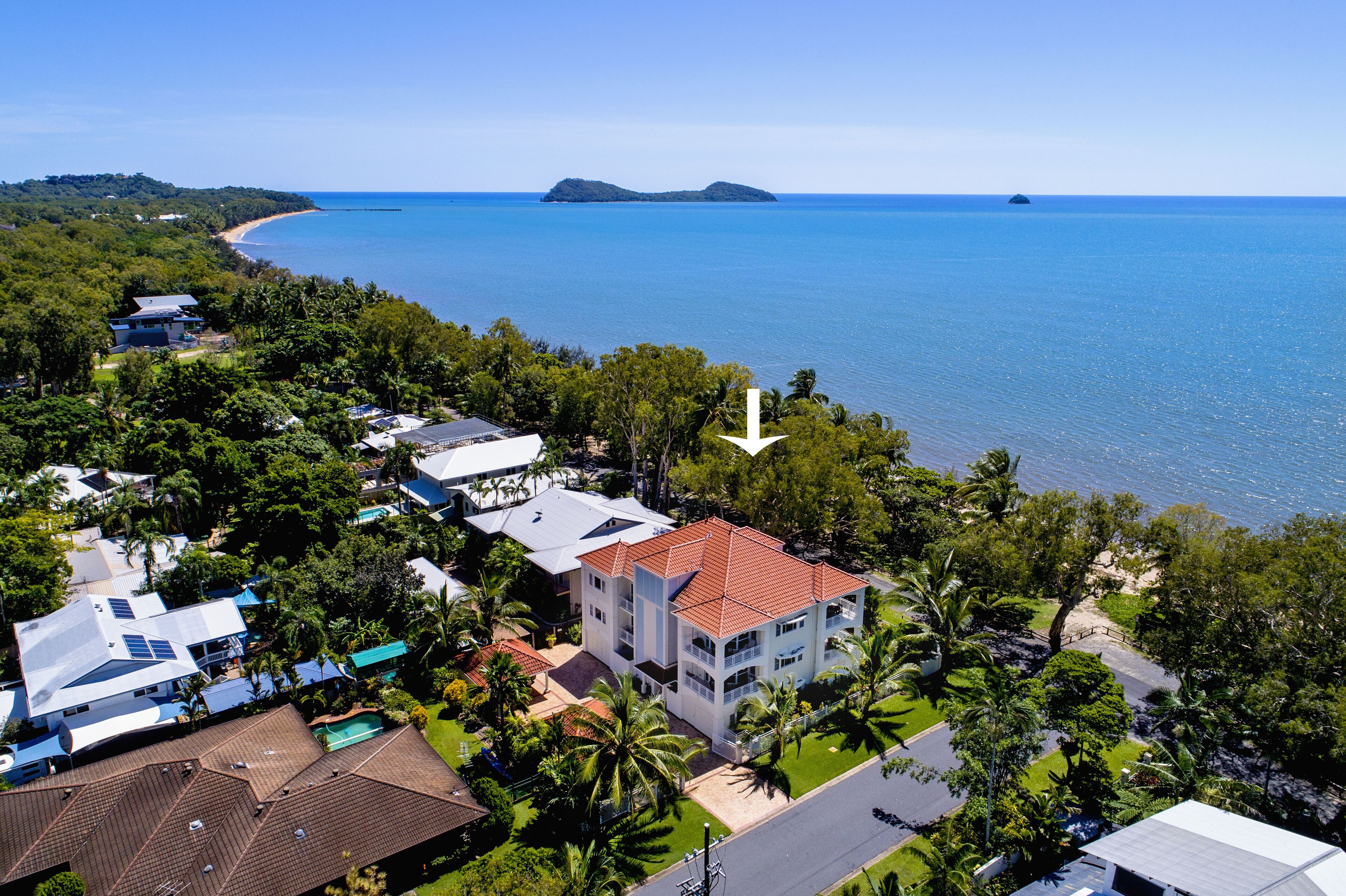 Two Bedroom Luxury Suite with spectacular beachfront views from your own terrace — image 24