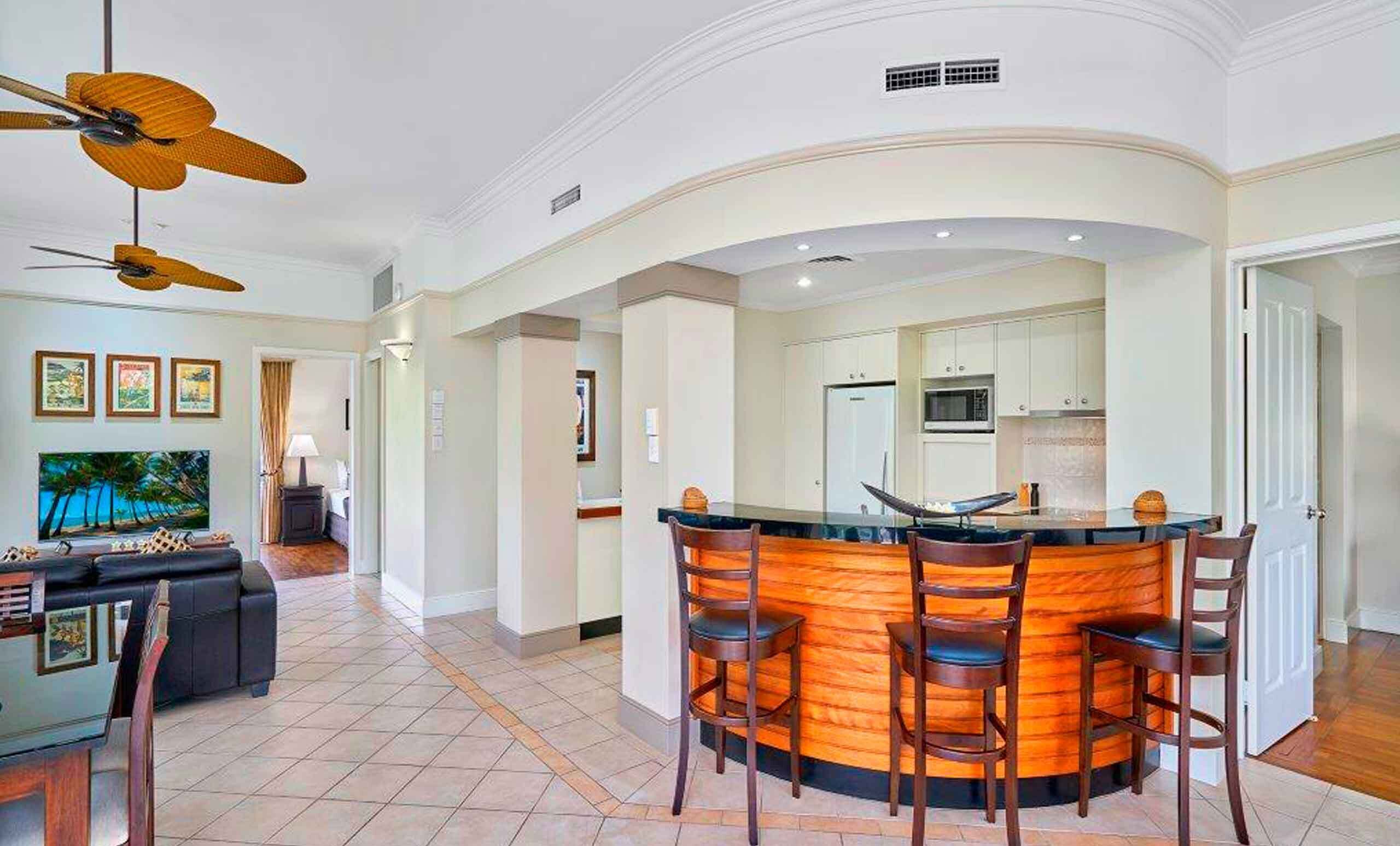 Two Bedroom Luxury Suite with spectacular beachfront views from your own terrace — image 10