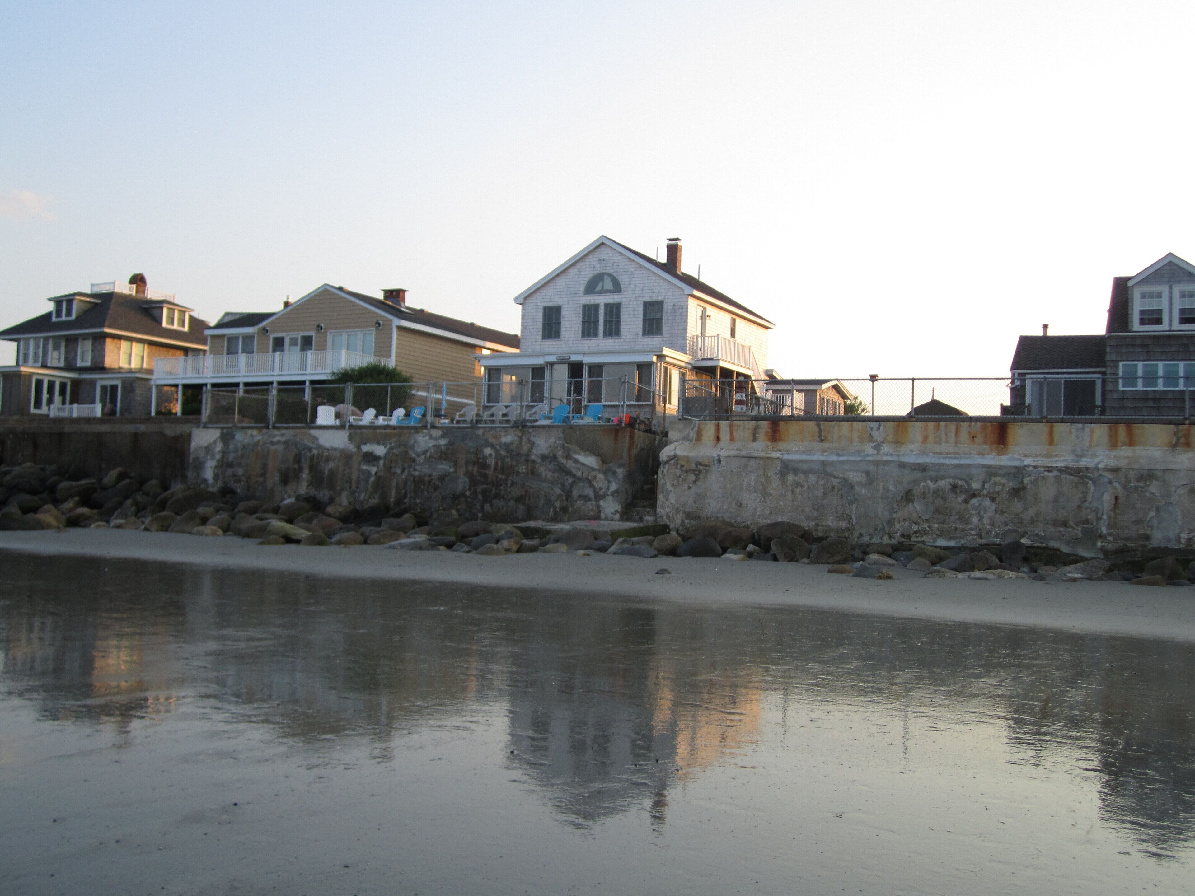 Oceanfront, beachfront home w panoramic views &  private entrance to sandy beach