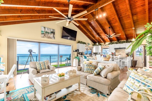 Gemini Beach: 7 BR/4.5BA FL Beach House on 2 beaches, 2 Heated Pools + Dock!