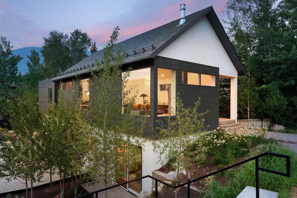 Exterior - 5MM Aspen New Construction Residence in Town by Aspen Vacation Rentals™ (Aspen)