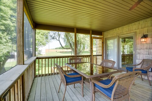 2 Mi to Wineries: Calm Cottage on 90 Acres w/ Barn