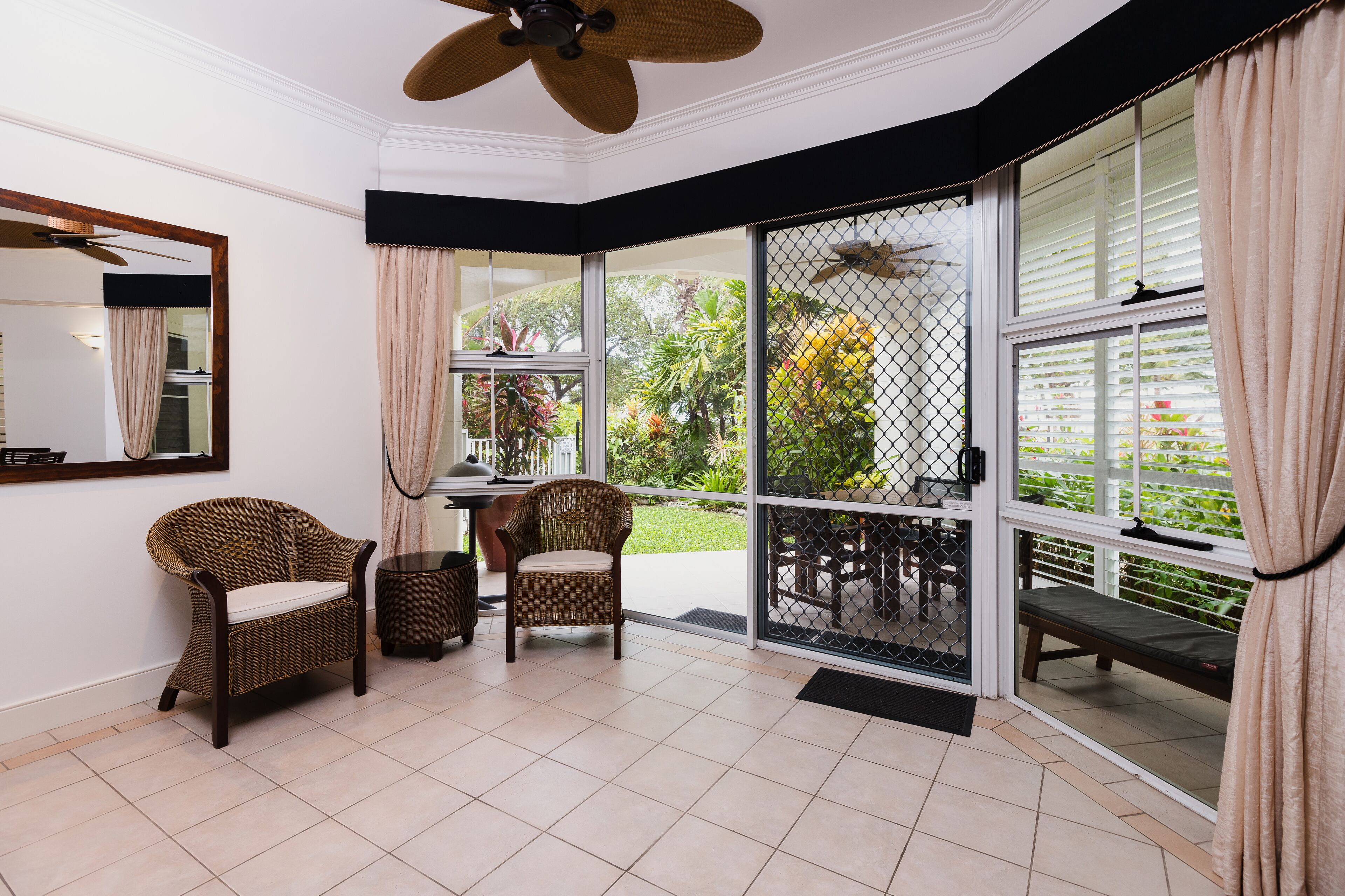 Two Bedroom Luxury Suite with spectacular beachfront views from your own terrace — image 15