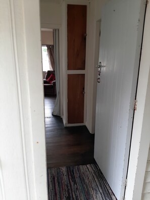 Interior - 1950's Kiwiana bach (Himatangi Beach)