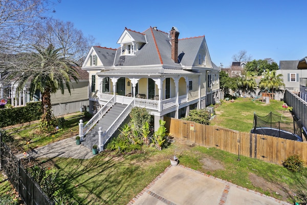 Beautiful Queen Anne in Uptown New Orleans