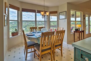 Dining - 2 Furnished Decks & Lake Views: Austin Escape (Austin)