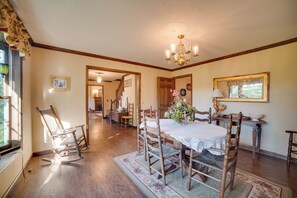Dining - Dayton Home w/ Pool & Deck on 37 Private Acres! (Dayton)