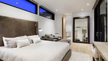 5 bedrooms, iron/ironing board, free WiFi, bed sheets