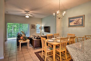 Dining - 5 Mi to Disney: Emerald Island Resort Condo! (Kissimmee)