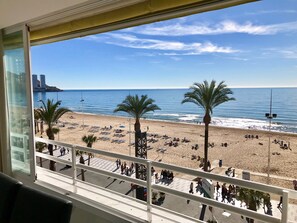 On the beach - COBLANCA LEVANTE BLUELINE R038 (Benidorm)