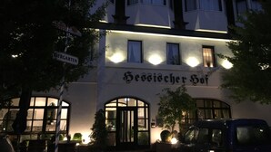 Front of property - Hotel & Restaurant Hessischer Hof (Hainburg)