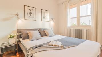 Apartment, 2 Bedrooms | Iron/ironing board, cribs/infant beds, free WiFi, bed sheets