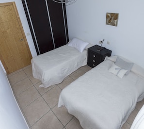 3 bedrooms, iron/ironing board, travel cot, free WiFi