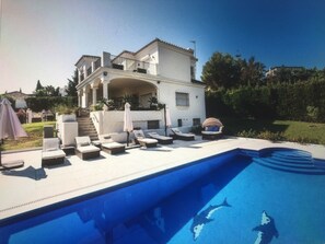 Outdoor pool, a heated pool - Beautiful Villa with heated pool very near Puerto Banus (Marbella)