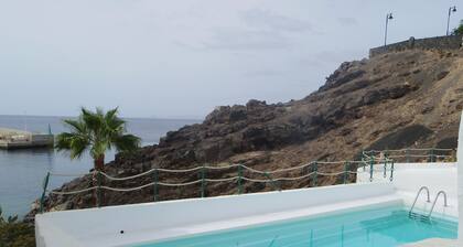 Apartment in traditional fishing port, quiet area, close to the beach