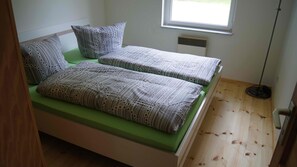 3 bedrooms, WiFi, bed sheets