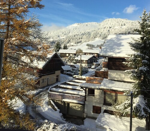 Megèven keskustassa, rauhallinen ja erittäin mukava huoneisto