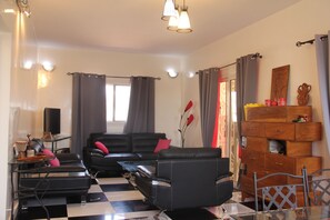 TV - Keur Baba - Grand Comfort - sea view - 20 Minutes from the Airport - (Toubab Dialao)