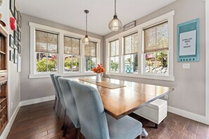 Dining - Flip Flops & Snow Shoes at The Lookout at Lake Chelan (Chelan)