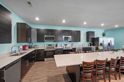 The BEST Beach EXPERIENCE with 2 POOLS+2 GameRooms+2 KITCHENS 150ft to the Beach