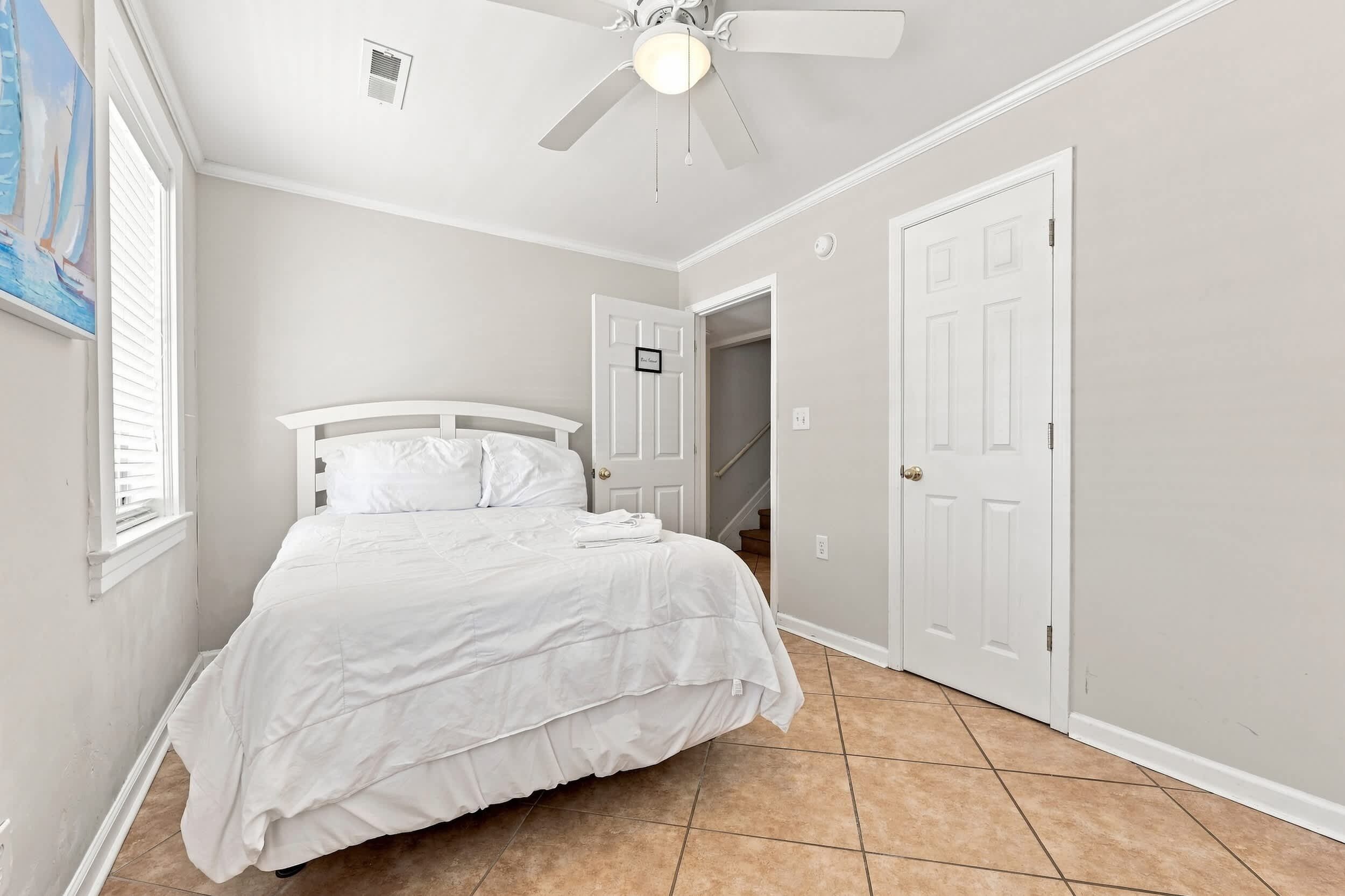 6 bedrooms, WiFi, bed sheets