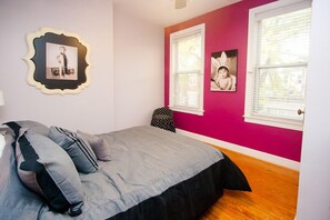 3 bedrooms, iron/ironing board, free WiFi, bed sheets - 125 Year Old Rowhouse Near Union Market / National Mall / Museums & Restaurants (Washington)