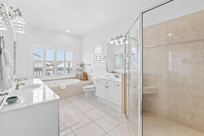 Towels - Sand Dollar - Grayton, Private Pool, Close to the Beach, Walk to the Red Bar! (Grayton Beach)