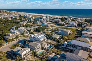 Exterior - Sand Dollar - Grayton, Private Pool, Close to the Beach, Walk to the Red Bar! (Grayton Beach)