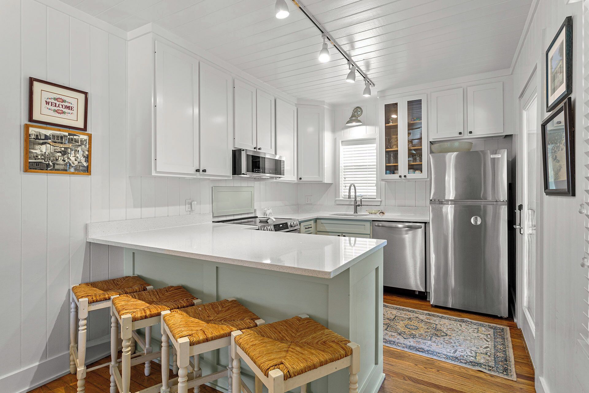 Dishwasher, dining tables