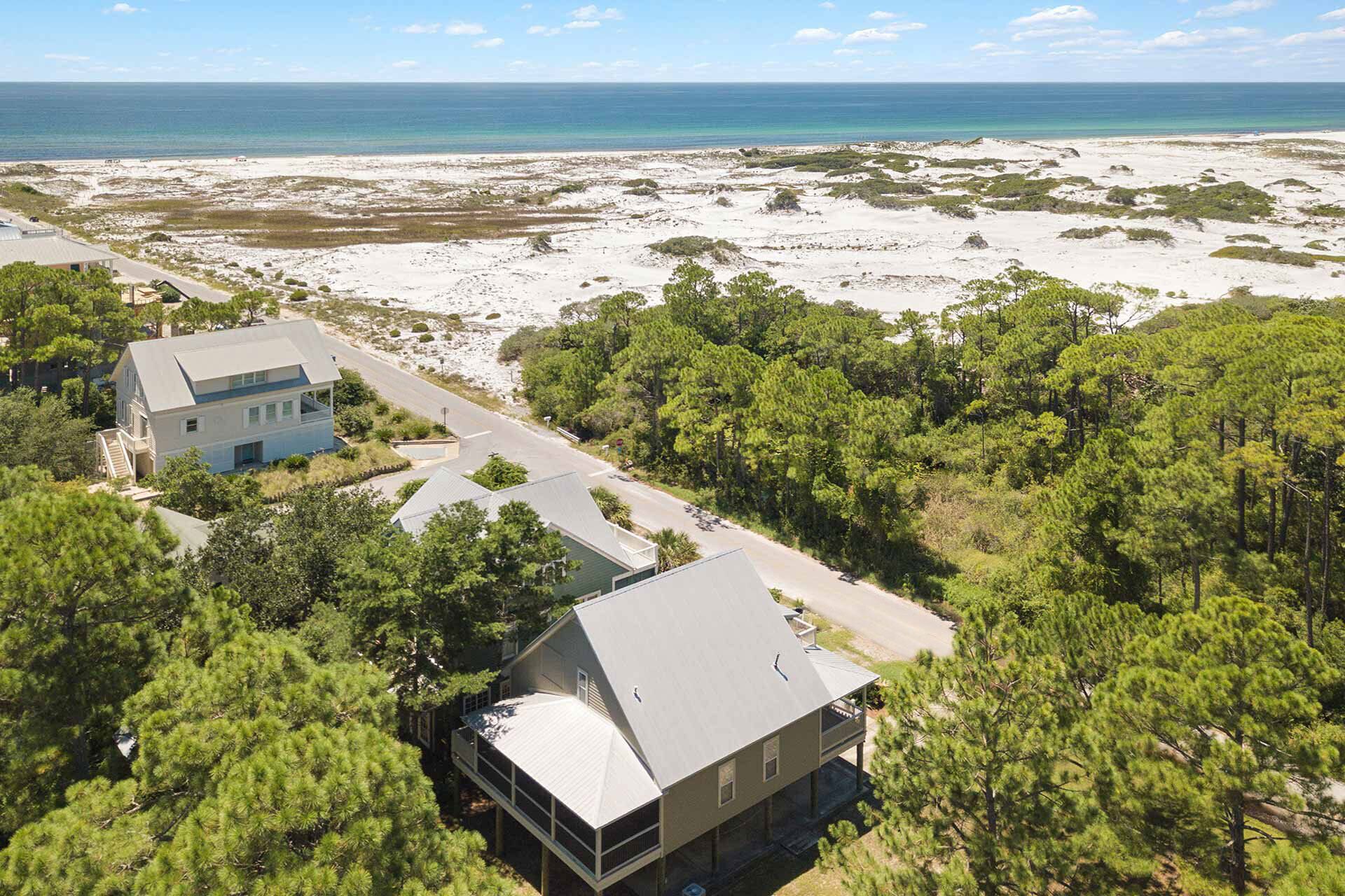 Breeze Easy - Gulf View, Short Walk to Beach + Red Bar, Grayton Beach, 30-A!