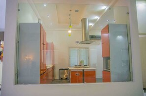 Private kitchen - Le Forthbridge Apartment (Lekki)
