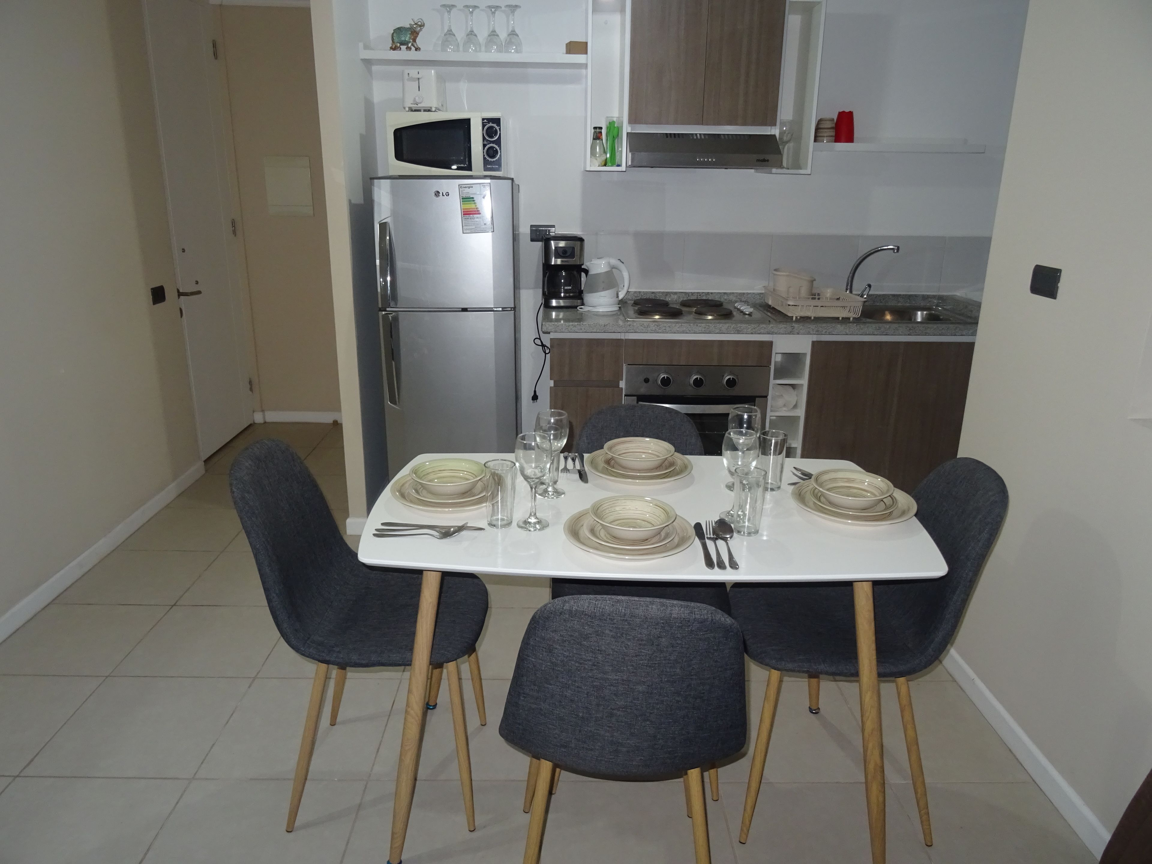 Basic-Apartment, 2 Schlafzimmer, barrierefrei | Eigene Küche | Kühlschrank, Mikrowelle, Wasserkocher, Hochstuhl