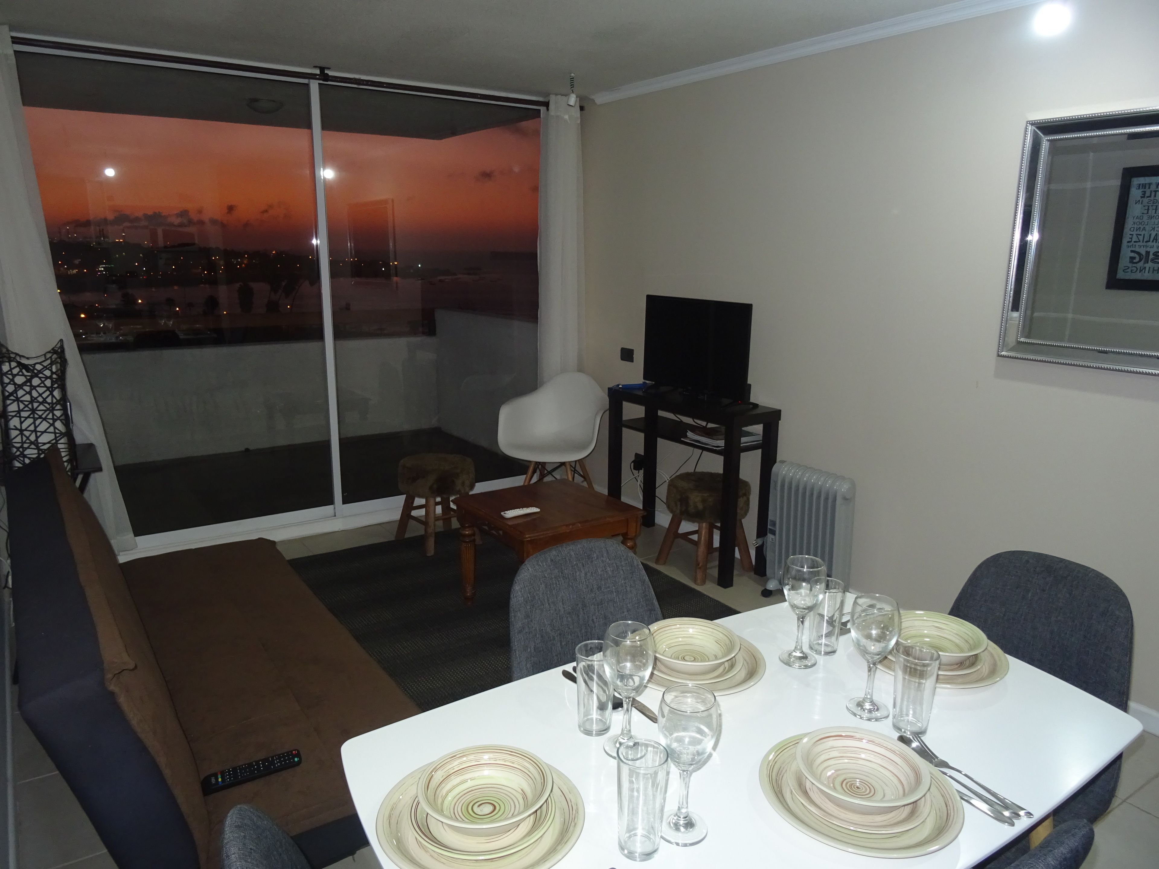 Apartamento básico, 2 quartos, acessível | Sala de estar