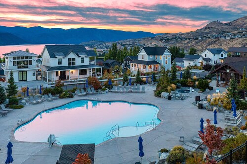 Lakey Stars at The Lookout at Lake Chelan
