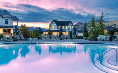 Lakey Stars at The Lookout at Lake Chelan
