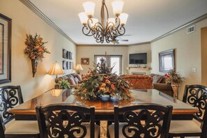 Dining - Unit 2507 - FREE Attraction Ticket with EACH night Stay Including Dollywood (Pigeon Forge)