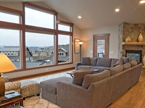 Smart-TV, peis, videospill og DVD-spiller