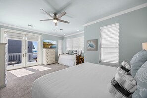4 bedrooms, free internet, bed sheets