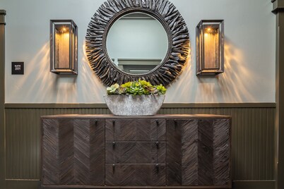 Paso Park Suite 204-Balcony Overlooking Town Square in Downtown Paso Robles!