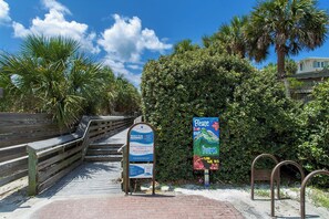 Property grounds - Grayton Beach Villas 103 - Gulf View, Grayton Beach, 30A, Steps to the Sand! (Grayton Beach)