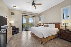 Premium bedding, down duvets, pillow-top beds, blackout curtains - Canoa Ranch Golf Resort (Green Valley)