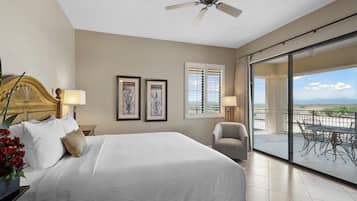 Suíte, 1 cama King, para não fumantes | Roupas de cama premium, edredons de pluma, camas com colchões pillow-top