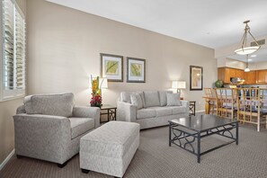 Suite, 1 King Bed, Non Smoking | Living room | Flat-screen TV, DVD player - Canoa Ranch Golf Resort (Green Valley)