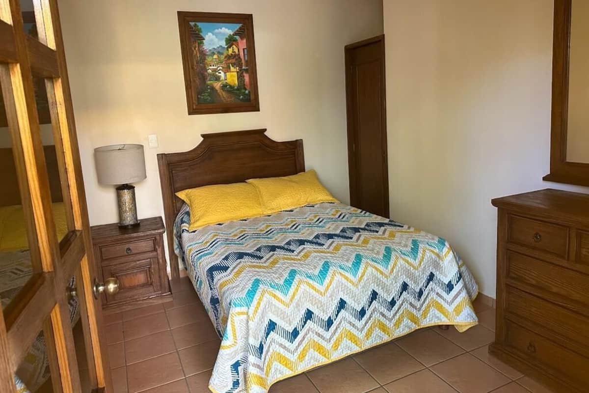 Classic-Zimmer, 1 großes Einzelbett, Nichtraucher | Kostenloses WLAN, Bettwäsche