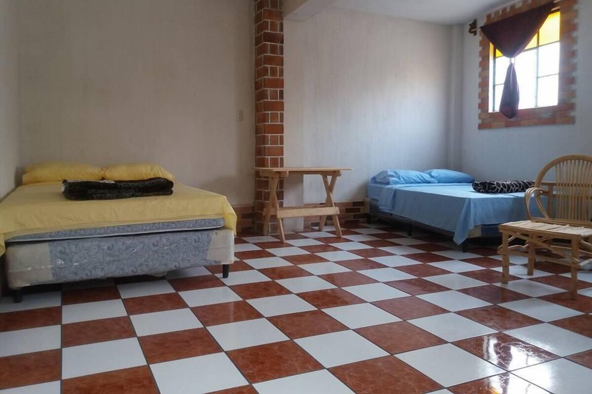 Iron/ironing board, rollaway beds, free WiFi
