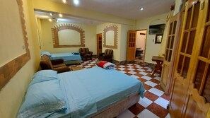 Iron/ironing board, rollaway beds, free WiFi
